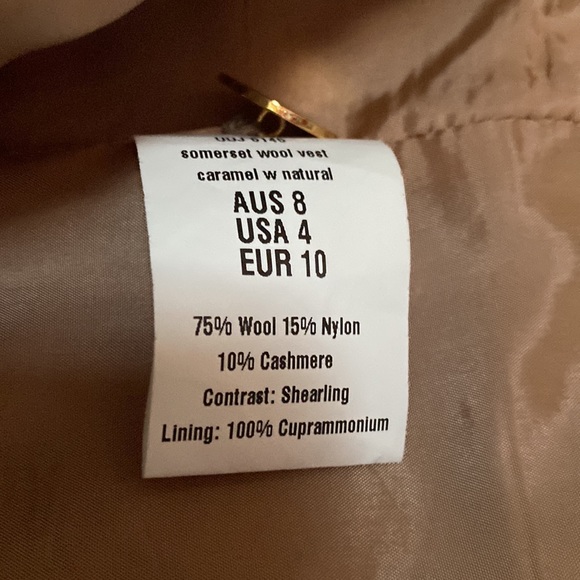 Camilla and Marc wool vest - Picture 4 of 5